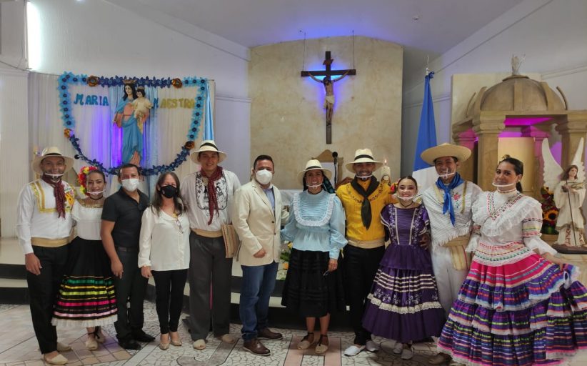 Consagración institucional a María Auxiliadora Mayo 24 de 2021